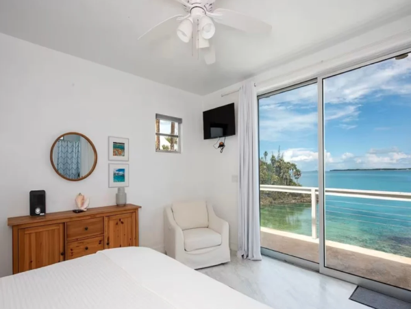 Luxurious Beachfront Estate in Eleuthera